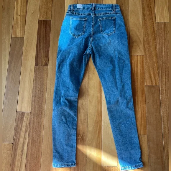 Ripped jeans - Picture 2 of 2